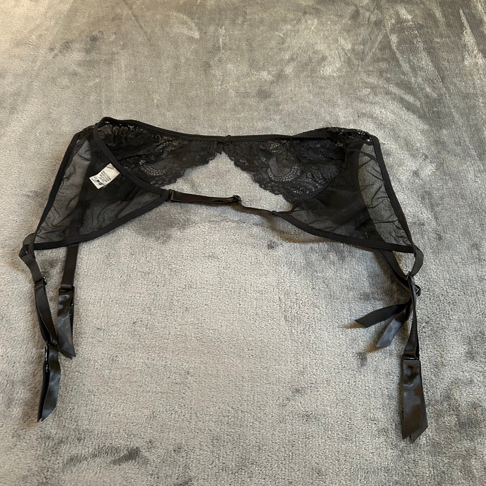Intimate Attitudes Garter Belt Lingerie Top Straps Lace Trim Black Womes 3/4x